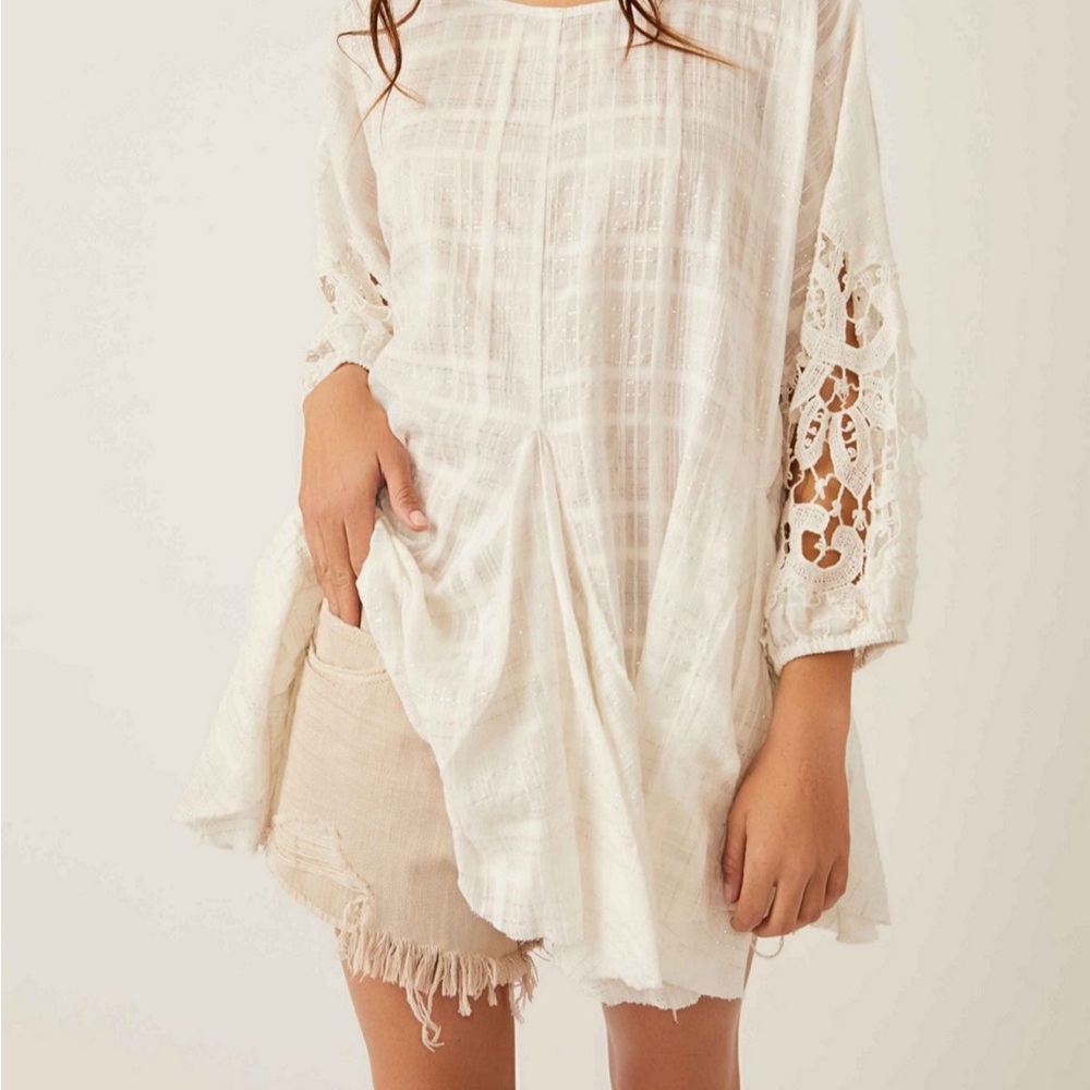 FREE PEOPLE WHITE TOP- WHITE SHORES